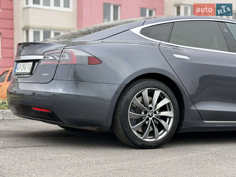 Лифтбек Tesla Model S 2018 в Виннице