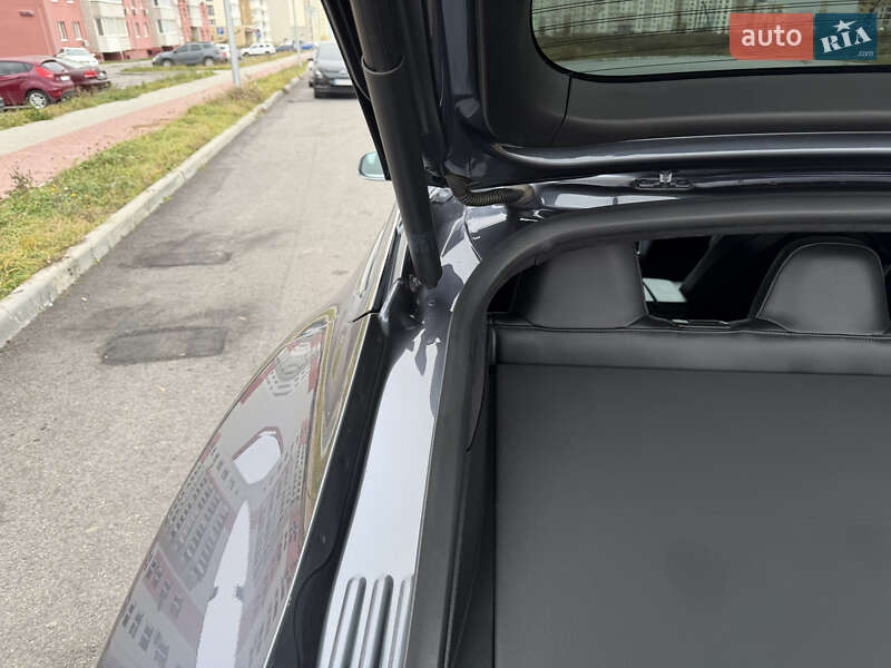 Лифтбек Tesla Model S 2018 в Виннице