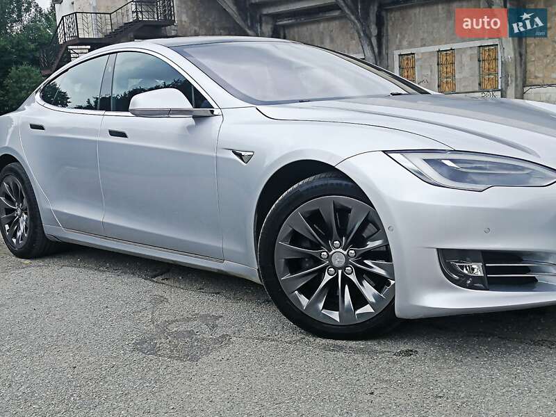 Ліфтбек Tesla Model S 2018 в Івано-Франківську фото 17 Ліфтбек Tesla Model S 2018 в Івано-Франківську