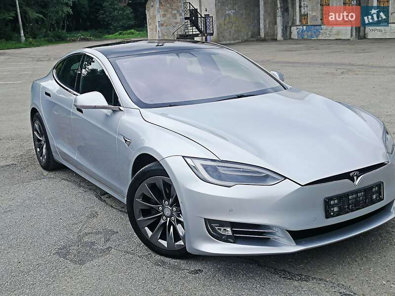 Ліфтбек Tesla Model S 2018 в Івано-Франківську фото 21 Ліфтбек Tesla Model S 2018 в Івано-Франківську