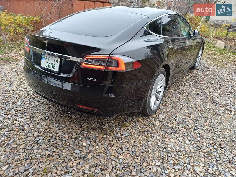 Ліфтбек Tesla Model S 2018 в Івано-Франківську
