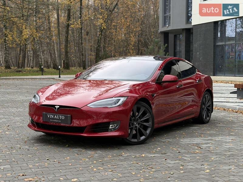 Лифтбек Tesla Model S 2018 в Тернополе