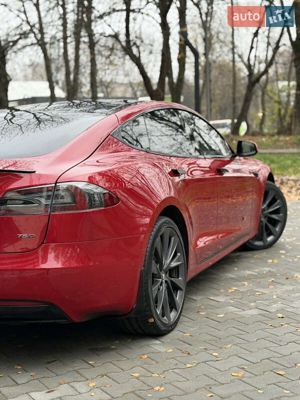 Лифтбек Tesla Model S 2018 в Тернополе