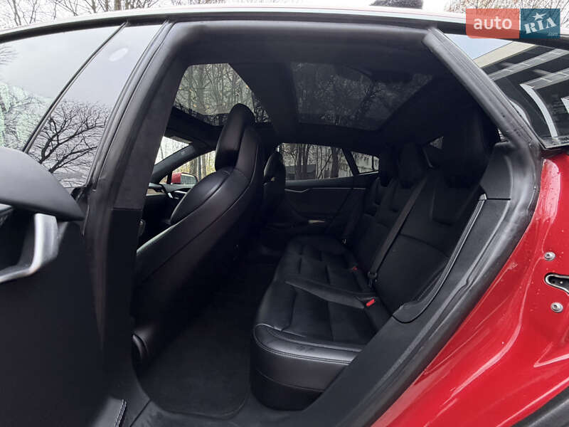 Лифтбек Tesla Model S 2018 в Тернополе