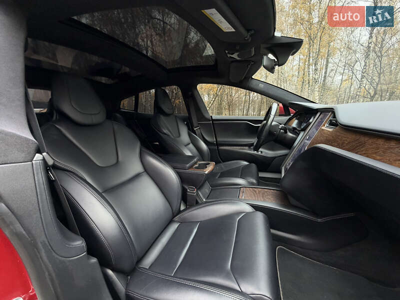 Лифтбек Tesla Model S 2018 в Тернополе