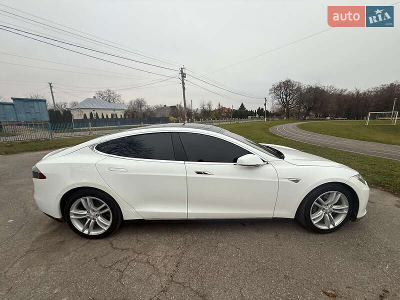 Ліфтбек Tesla Model S 2016 в Тернополі фото 11 Ліфтбек Tesla Model S 2016 в Тернополі