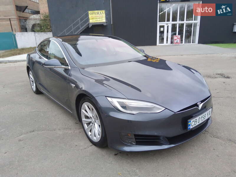 Лифтбек Tesla Model S 2017 в Нежине фото Лифтбек Tesla Model S 2017 в Нежине