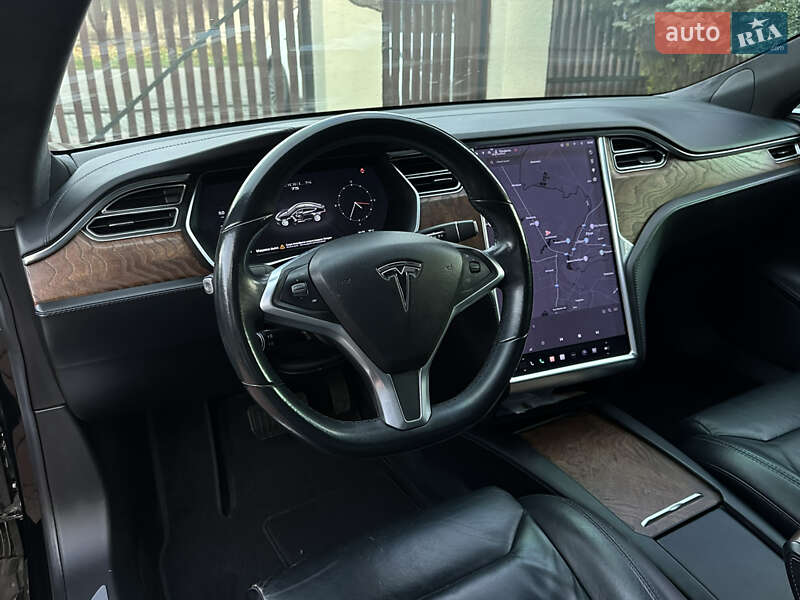 Ліфтбек Tesla Model S 2017 в Луцьку