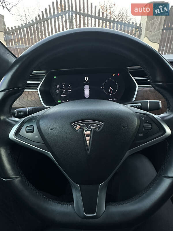 Ліфтбек Tesla Model S 2017 в Луцьку