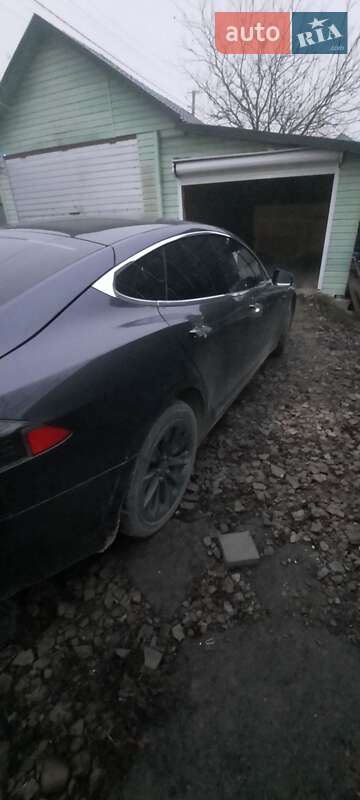 Ліфтбек Tesla Model S 2017 в Івано-Франківську фото 25 Ліфтбек Tesla Model S 2017 в Івано-Франківську
