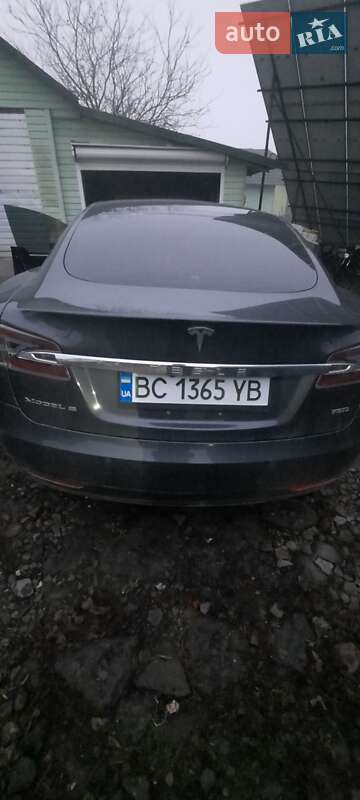 Ліфтбек Tesla Model S 2017 в Івано-Франківську фото 29 Ліфтбек Tesla Model S 2017 в Івано-Франківську