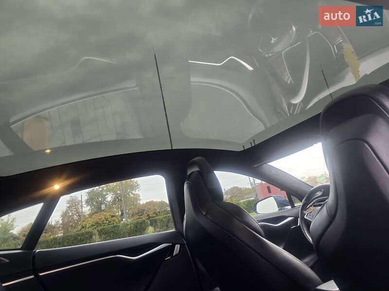 Лифтбек Tesla Model S 2017 в Тысменице фото 12 Лифтбек Tesla Model S 2017 в Тысменице