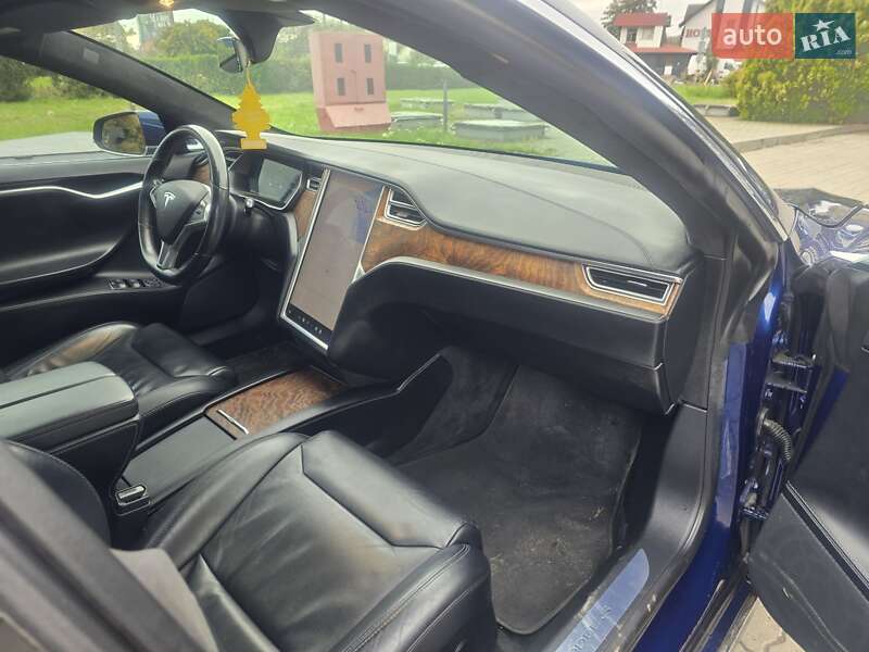 Лифтбек Tesla Model S 2017 в Тысменице фото 16 Лифтбек Tesla Model S 2017 в Тысменице