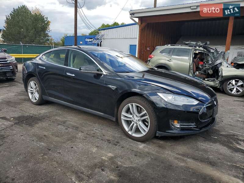 Ліфтбек Tesla Model S 2015 в Харкові фото 2 Ліфтбек Tesla Model S 2015 в Харкові