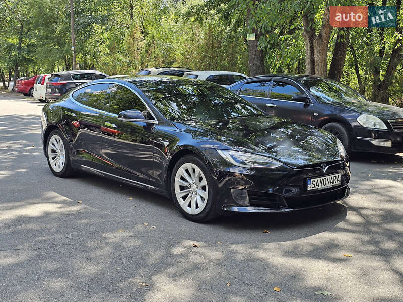 Ліфтбек Tesla Model S 2017 в Чорноморську
