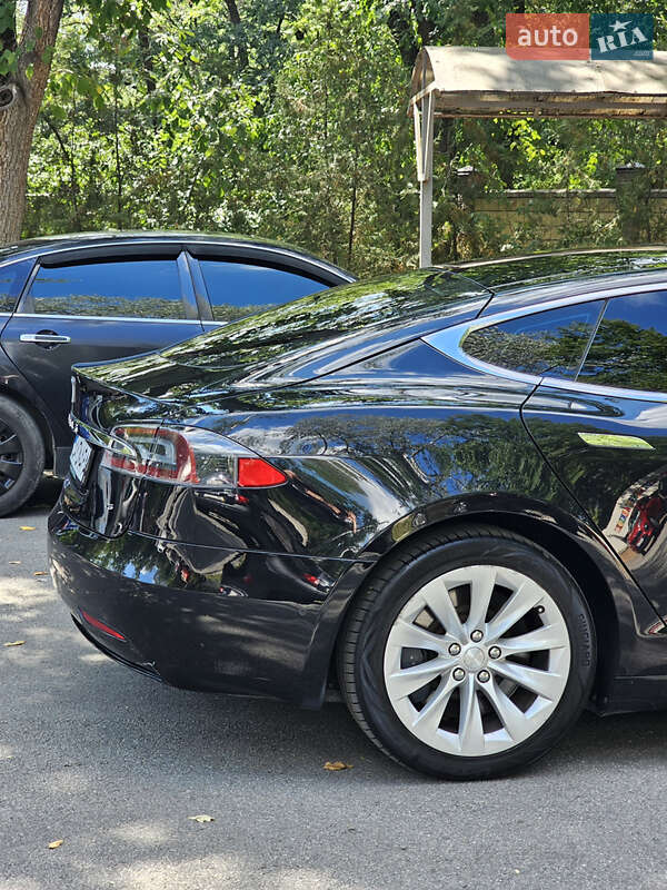 Ліфтбек Tesla Model S 2017 в Чорноморську