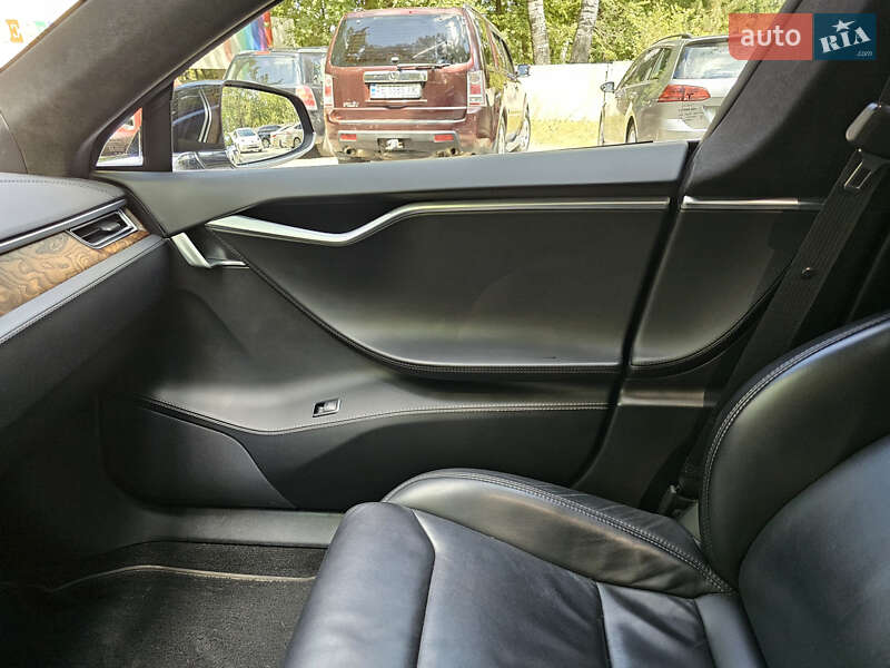 Ліфтбек Tesla Model S 2017 в Чорноморську