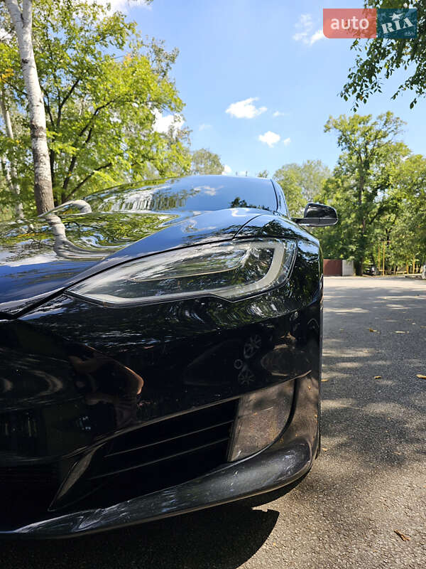 Ліфтбек Tesla Model S 2017 в Чорноморську