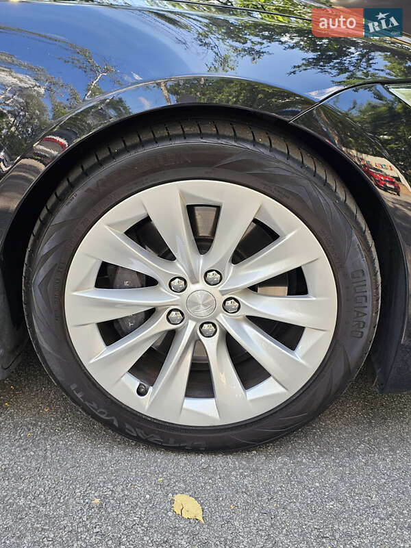 Ліфтбек Tesla Model S 2017 в Чорноморську