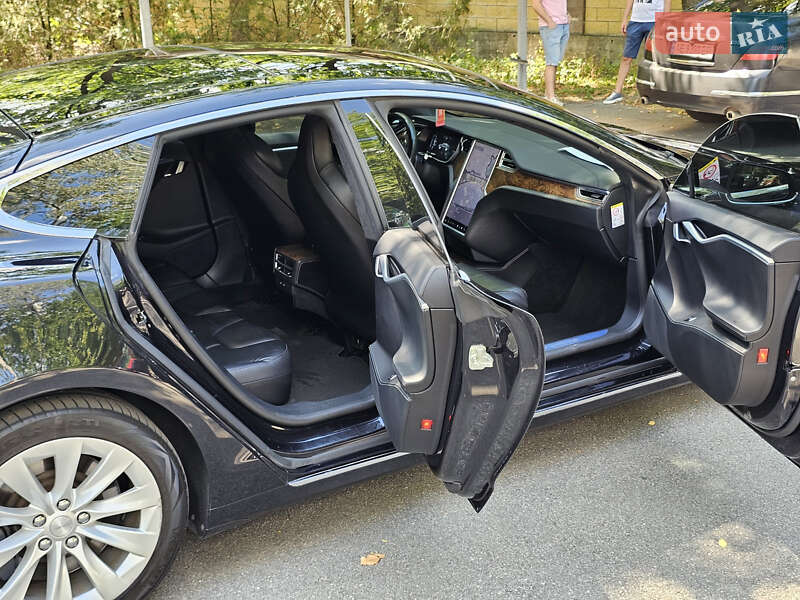 Ліфтбек Tesla Model S 2017 в Чорноморську