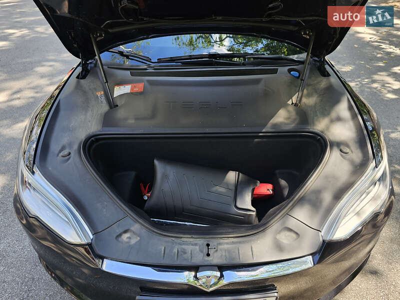 Ліфтбек Tesla Model S 2017 в Чорноморську