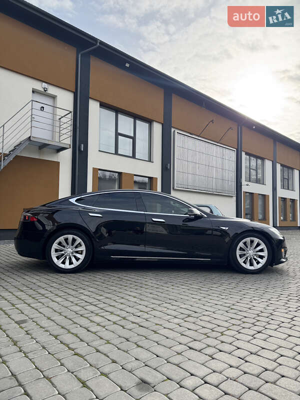 Ліфтбек Tesla Model S 2016 в Коломиї