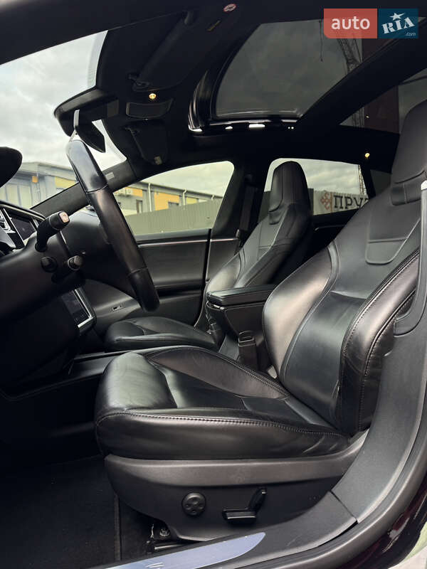 Ліфтбек Tesla Model S 2016 в Коломиї