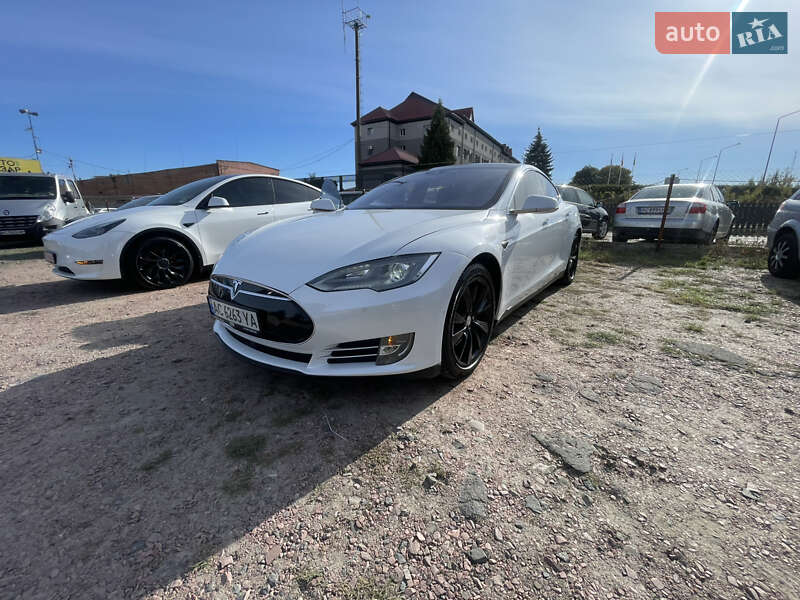 Ліфтбек Tesla Model S 2016 в Луцьку фото 3 Ліфтбек Tesla Model S 2016 в Луцьку