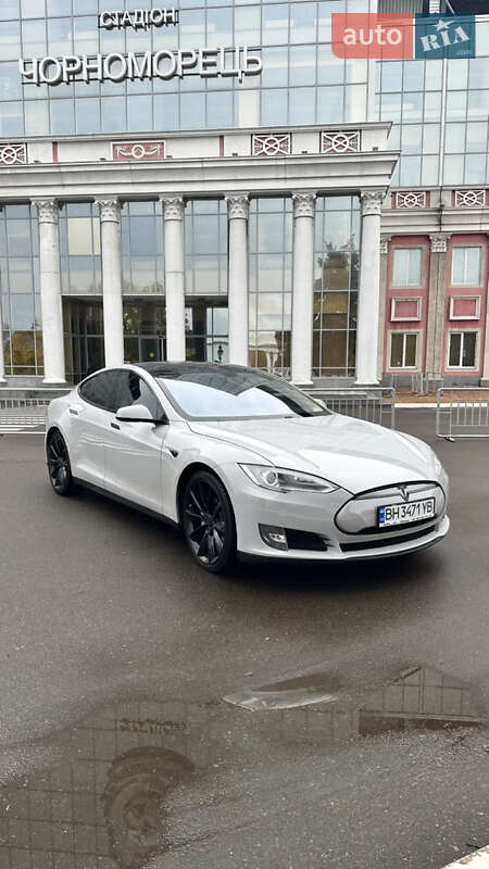 Tesla Model S 2013