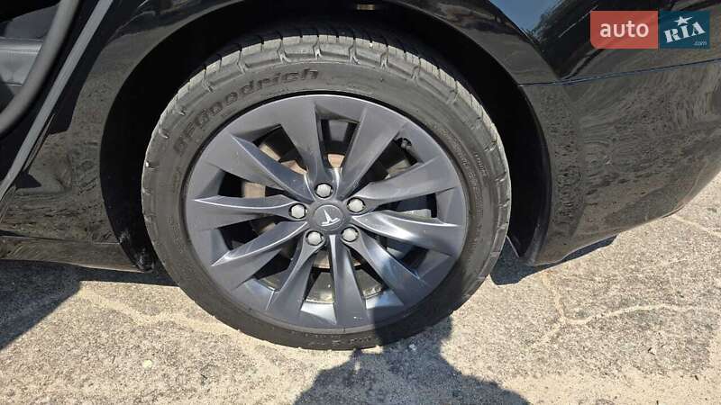 Лифтбек Tesla Model S 2019 в Запорожье фото 20 Лифтбек Tesla Model S 2019 в Запорожье