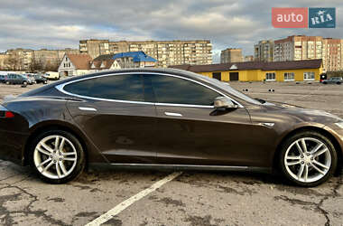 Ліфтбек Tesla Model S 2013 в Ірпені