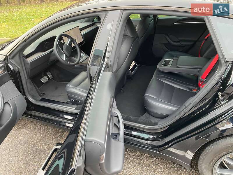 Лифтбек Tesla Model S 2021 в Киеве фото 19 Лифтбек Tesla Model S 2021 в Киеве