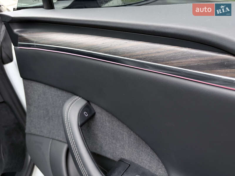 Ліфтбек Tesla Model S 2022 в Києві