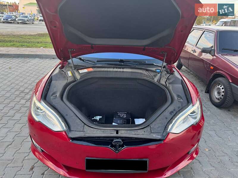 Лифтбек Tesla Model S 2016 в Полтаве фото 3 Лифтбек Tesla Model S 2016 в Полтаве