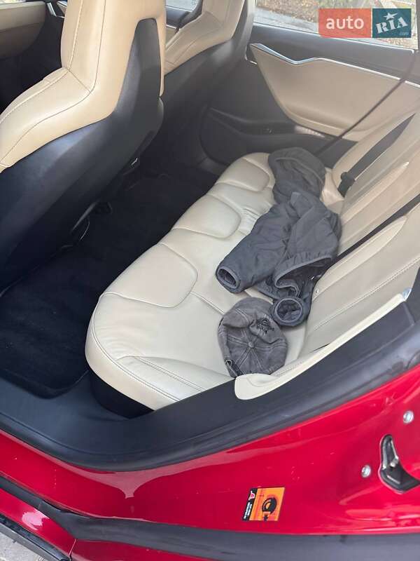 Лифтбек Tesla Model S 2016 в Полтаве фото 11 Лифтбек Tesla Model S 2016 в Полтаве
