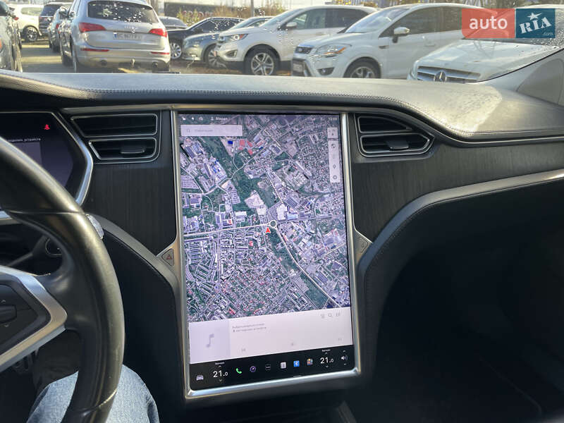 Ліфтбек Tesla Model S 2013 в Львові