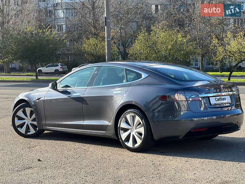 Ліфтбек Tesla Model S 2020 в Одесі