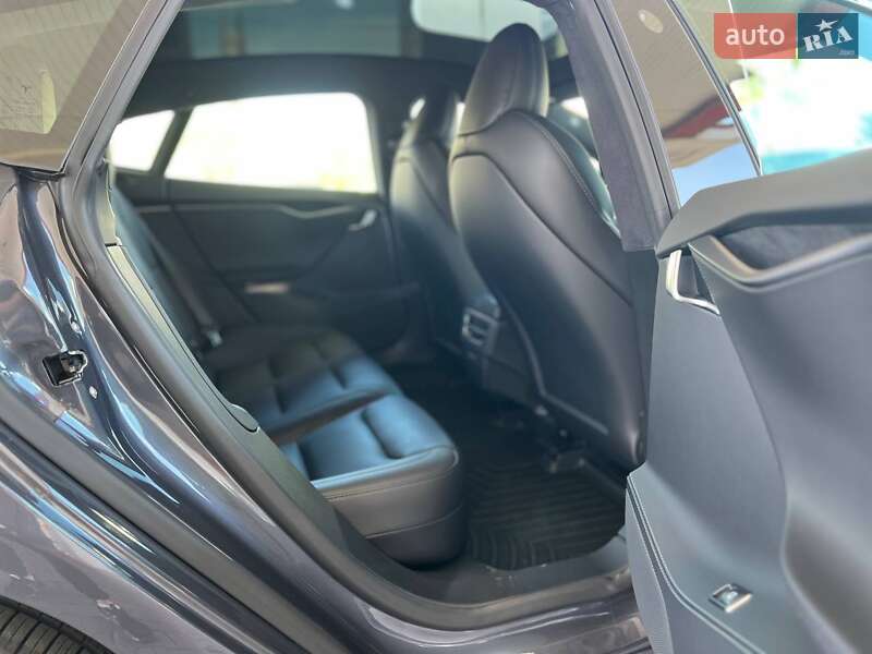 Ліфтбек Tesla Model S 2020 в Одесі