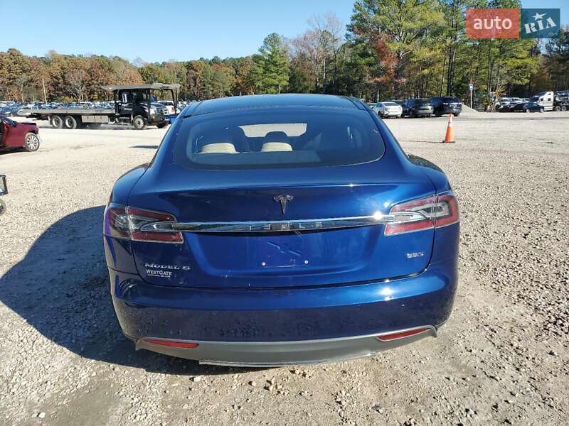 Лифтбек Tesla Model S 2015 в Сумах