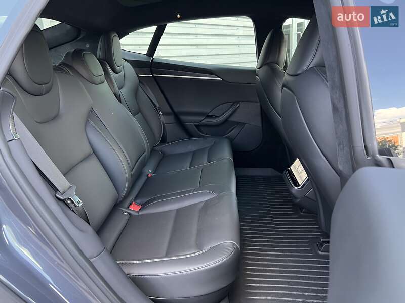 Лифтбек Tesla Model S 2022 в Киеве