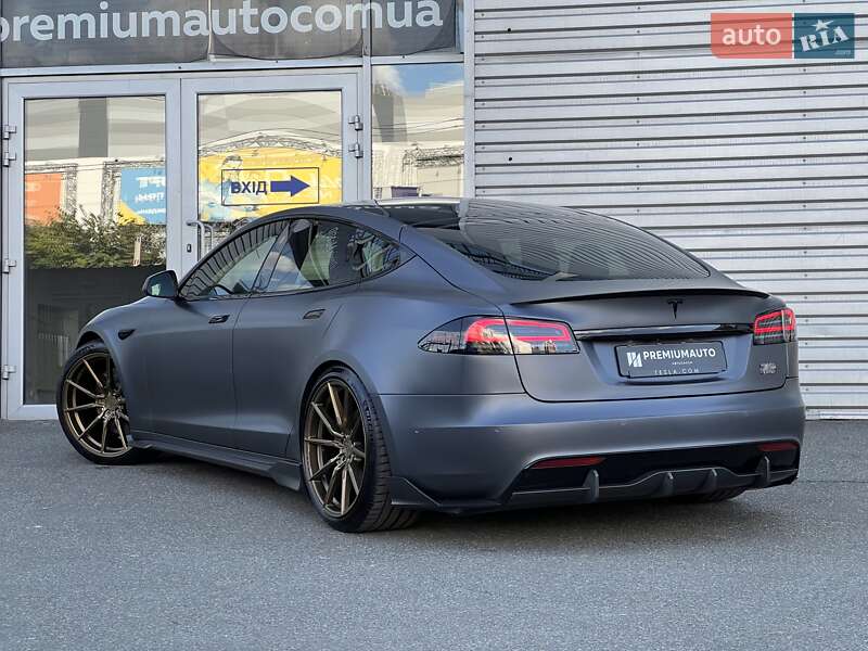 Лифтбек Tesla Model S 2022 в Киеве