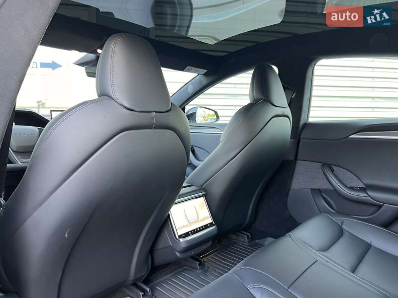 Лифтбек Tesla Model S 2022 в Киеве