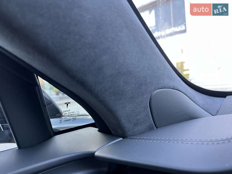 Лифтбек Tesla Model S 2022 в Киеве