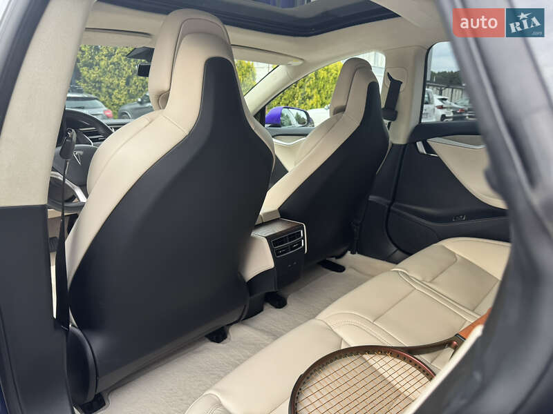 Ліфтбек Tesla Model S 2017 в Львові фото 19 Ліфтбек Tesla Model S 2017 в Львові