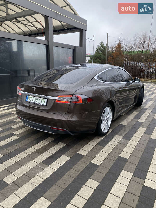 Лифтбек Tesla Model S 2013 в Львове