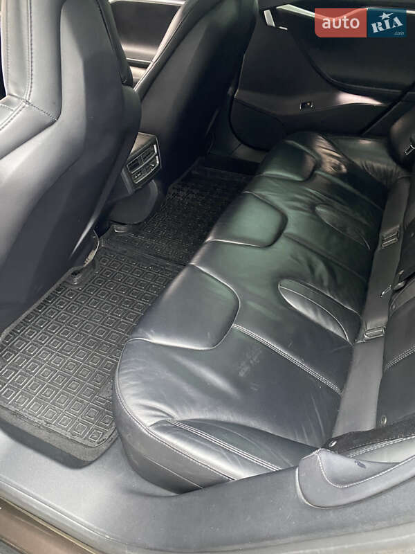 Лифтбек Tesla Model S 2013 в Львове