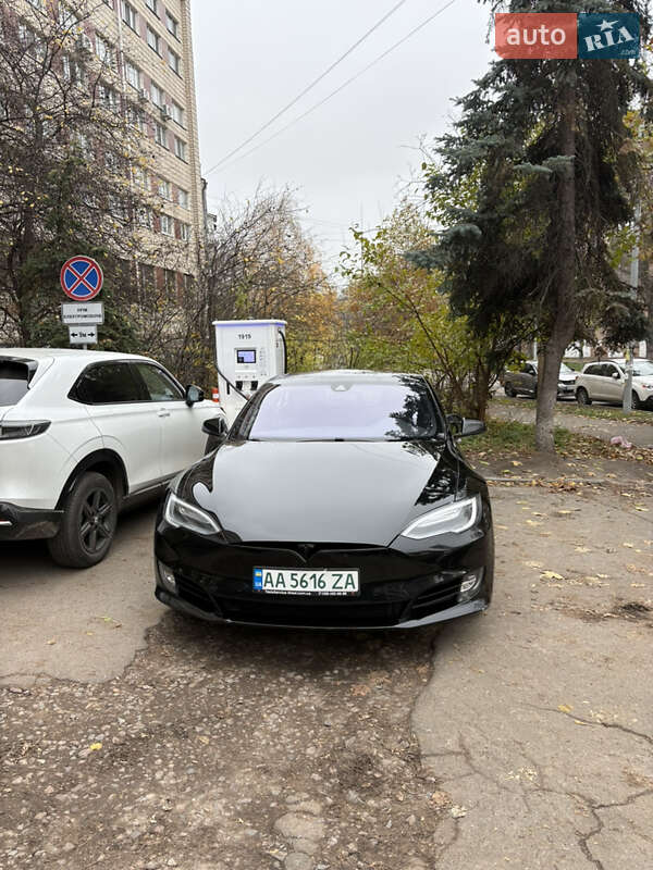 Лифтбек Tesla Model S 2016 в Киеве фото 4 Лифтбек Tesla Model S 2016 в Киеве