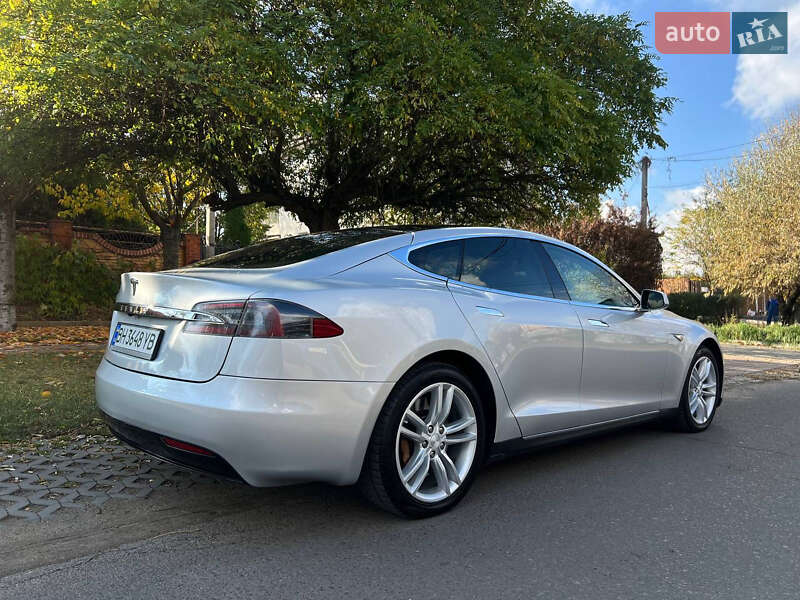 Ліфтбек Tesla Model S 2012 в Одесі фото 17 Ліфтбек Tesla Model S 2012 в Одесі