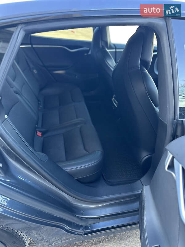 Лифтбек Tesla Model S 2017 в Тернополе фото 9 Лифтбек Tesla Model S 2017 в Тернополе