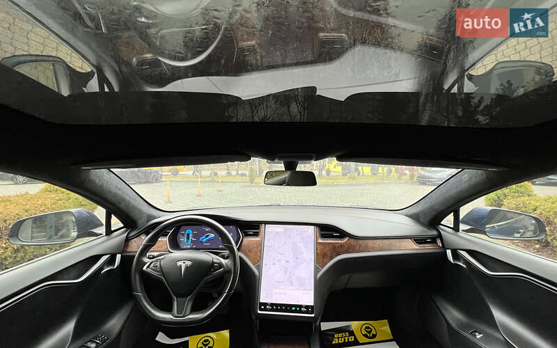 Ліфтбек Tesla Model S 2019 в Львові